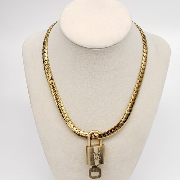Authentic Louis Vuitton Gold Padlock w/ Unbranded Fashion Stainless Steel Chain - Picture 2 of 8